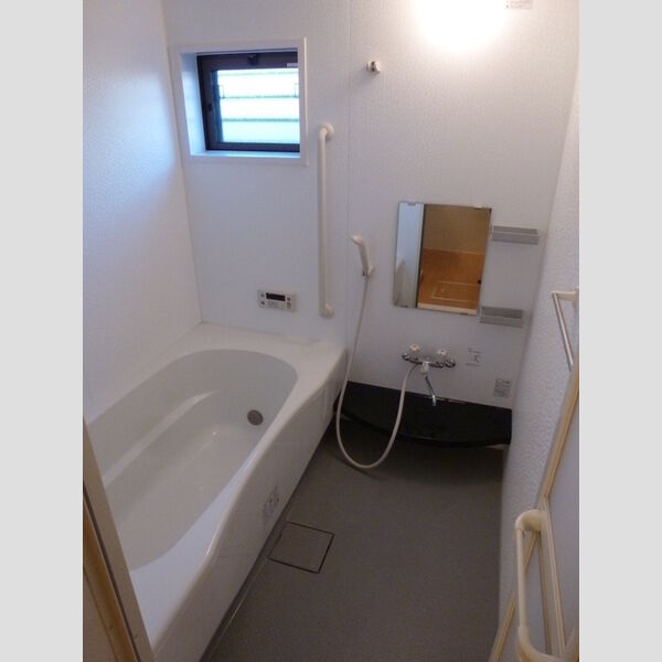 リビングタウン鍵山　A102号室 一坪風呂