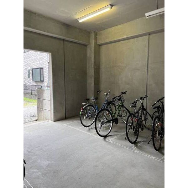 コンドミニオM0402号室 駐輪場