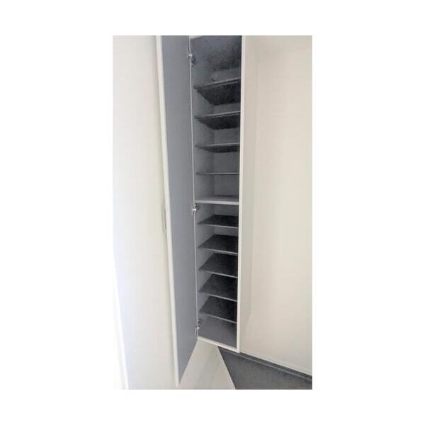 Monologue401号室 玄関