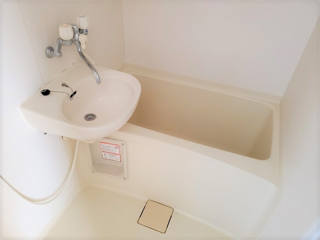 レオパレスエクレール301号室 お風呂