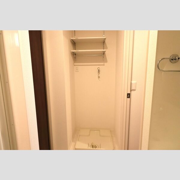 シーダーブラン101号室 洗濯機置き場