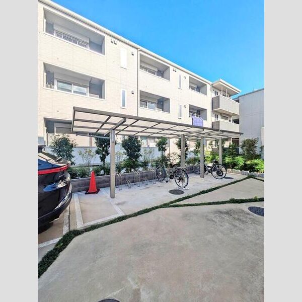 セジュール西台4 駐輪場