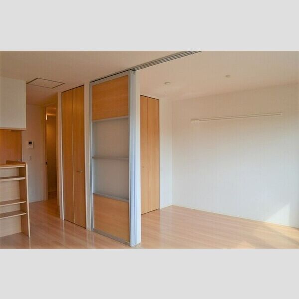 D-ROOM East リビングダイニング(別角度)