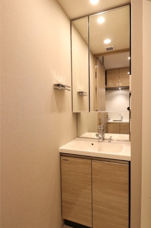 ジェノヴィア綾瀬Ⅱ15階 洗面