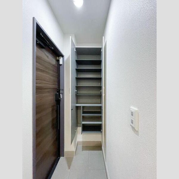 セレスティア興野103号室 シューズボックス