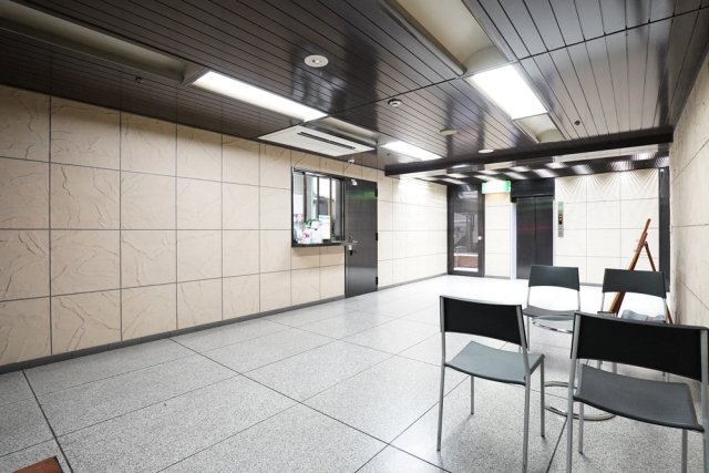 ダイアパレス新宿１丁目6階 エントランス