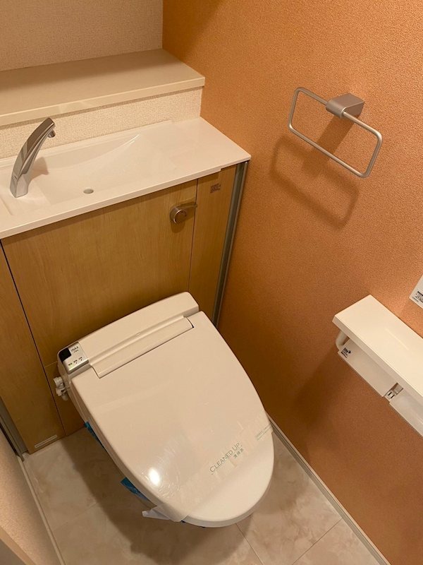 ジェノヴィア東川口3階 トイレ