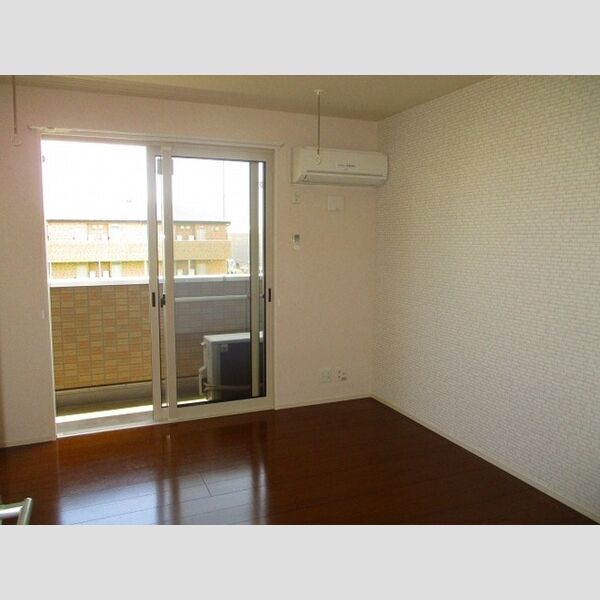 プリモ フィオーレ206号室 室内物干し