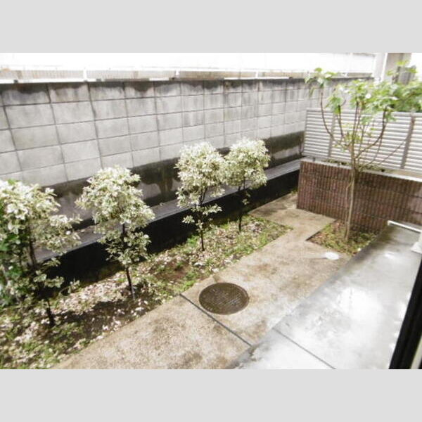グレイスコート103号室 専用庭