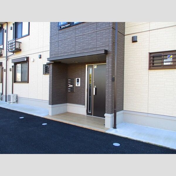 クレッシェンド205号室 エントランス