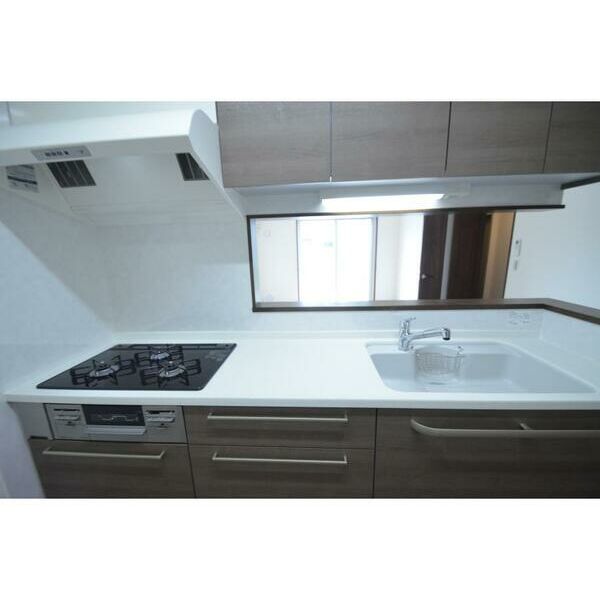 J　Wing　East/West キッチン