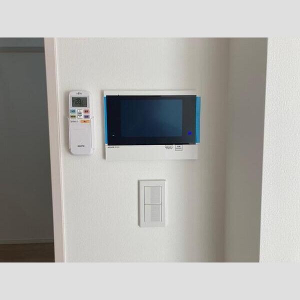 Alivis一之江309号室 リビング