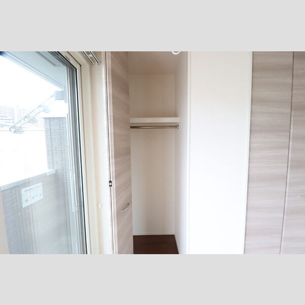 イルミネイト302号室 収納