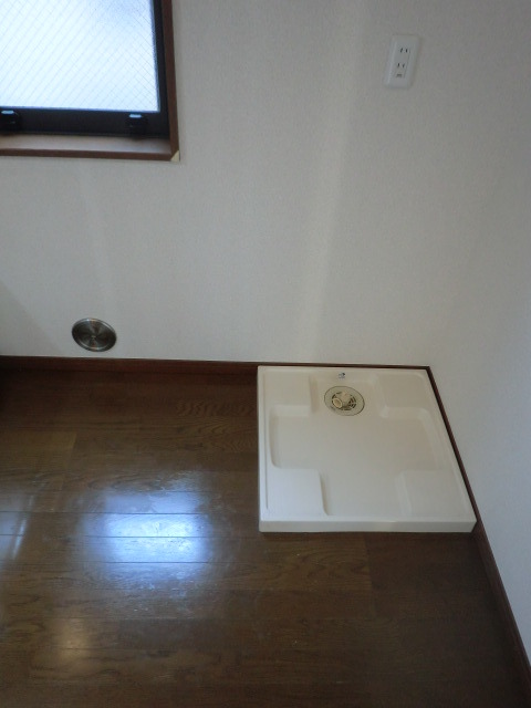 ロンウェル菊名　Ａ棟A101号室 洗濯機置場