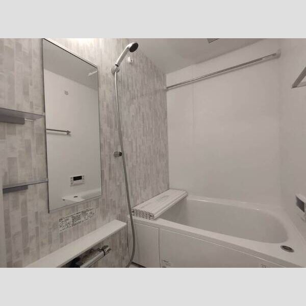 セレスティア北烏山106号室 バス