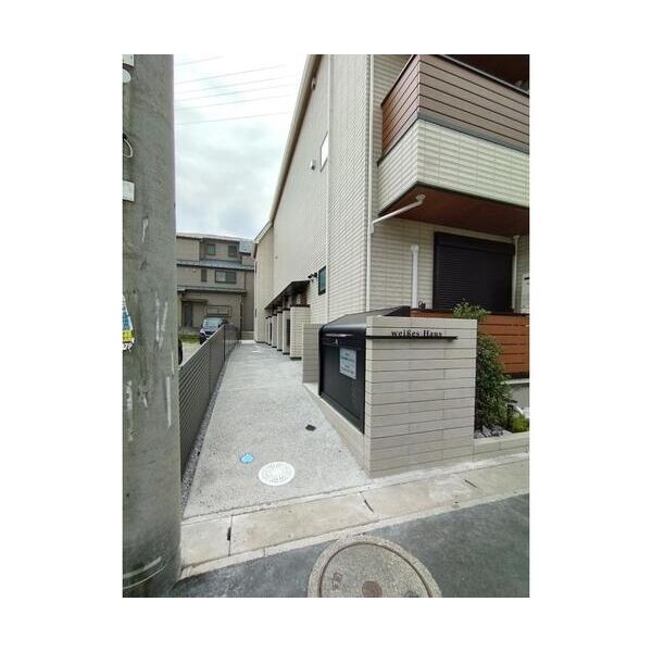 weises　Haus エントランス