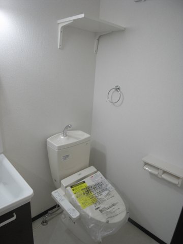 ベイルーム生麦201号室 トイレ