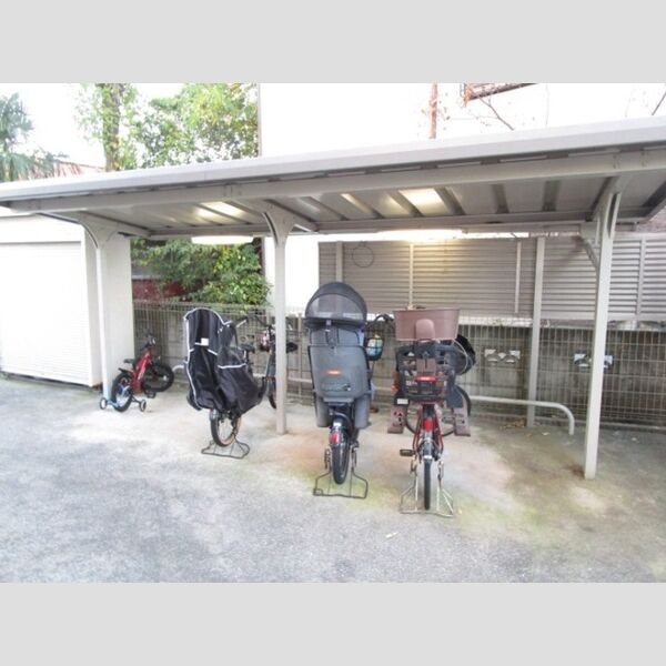 グレーリング 駐輪場