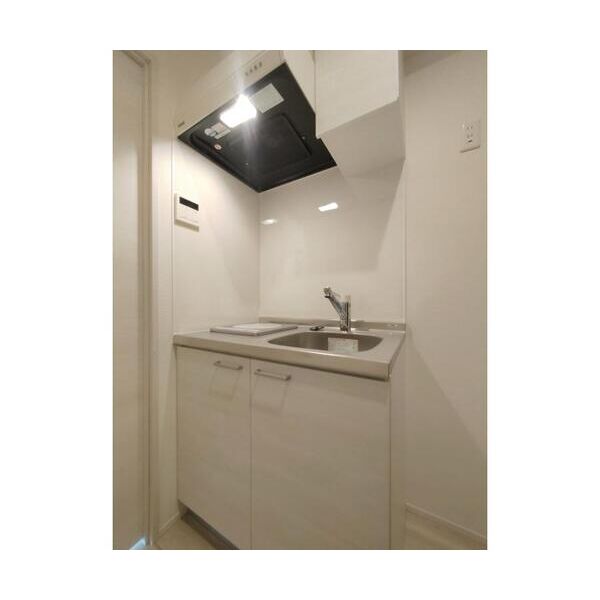 ブルーライトヨコハマ602号室 キッチン