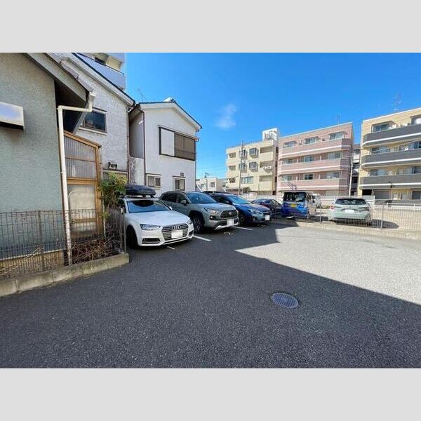 シャルマンコート 駐車場