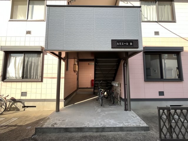 ルミエールＡ エントランス
