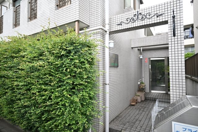 プライムガーデン桜上水3階 エントランス