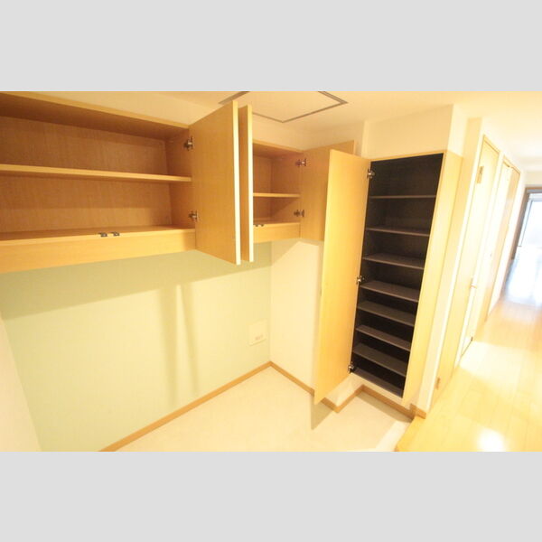 レジデンス大森302号室 302号室玄関収納