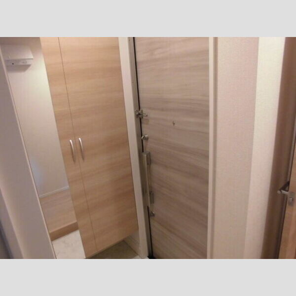 スターリィ・コート大倉山 玄関