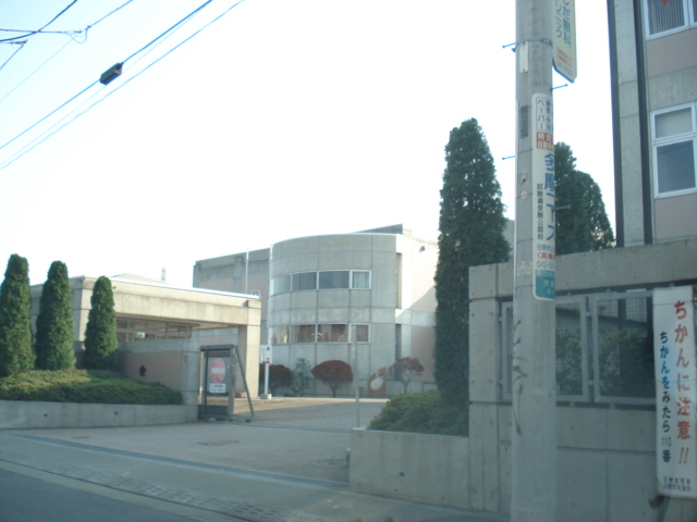 ラ・リヴィエール 私立実践女子大学まで2,446ｍ