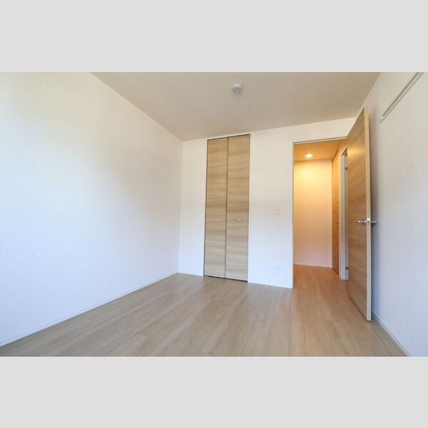 アベニール大倉山203号室 洋室6.1帖