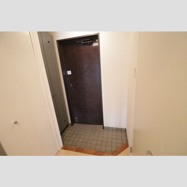 オーシャンビュー弐番館1004号室 玄関