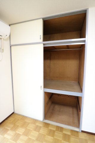 日商岩井市川マンション 収納