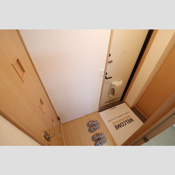 ヴェルドミールB 玄関