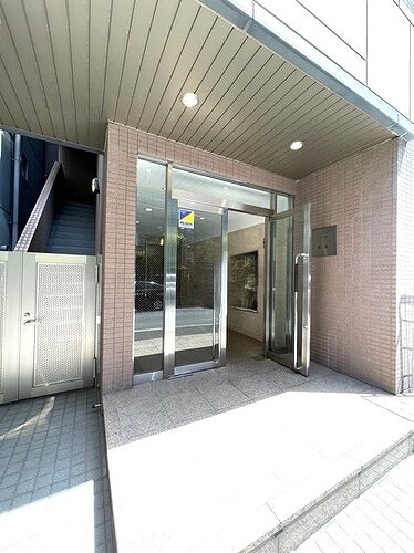 コート新橋5階 エントランス　※2021年4月撮影