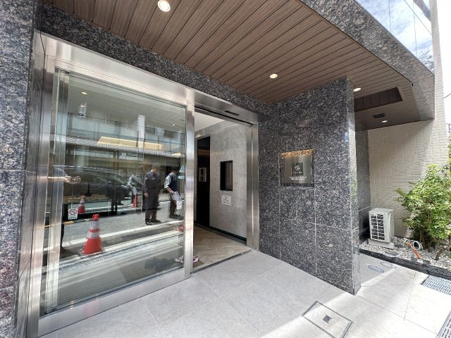 コンシェリア横濱山手 ＴＨＥ ＲＥＳＩＤＥＮＣＥ302号室 エントランス