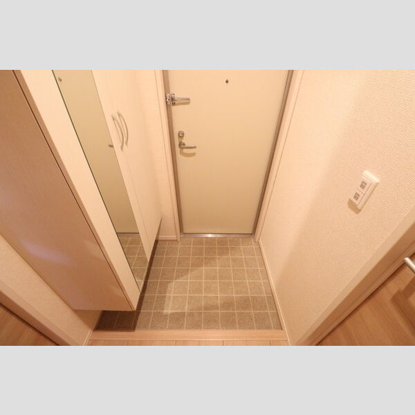 ロイジェントパークス草加手代　B 玄関