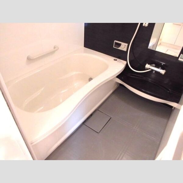 Erdbeere103号室 1坪風呂(追い焚き給湯)