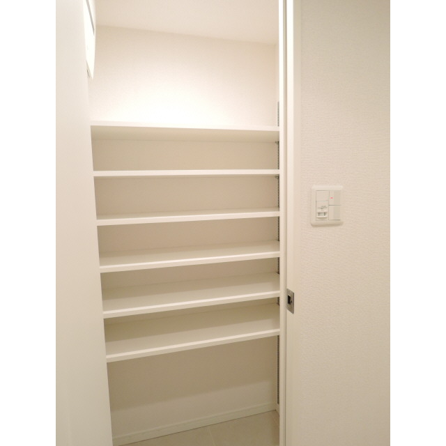 プレール・ドゥーク東陽町 玄関