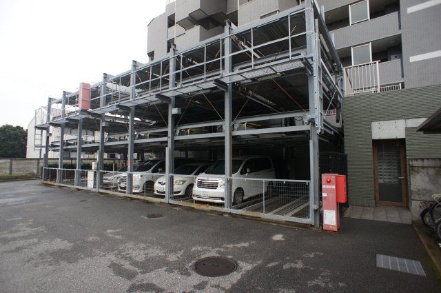 ＫＡＮＥＮＡＲＩ和光0703号室 駐車場