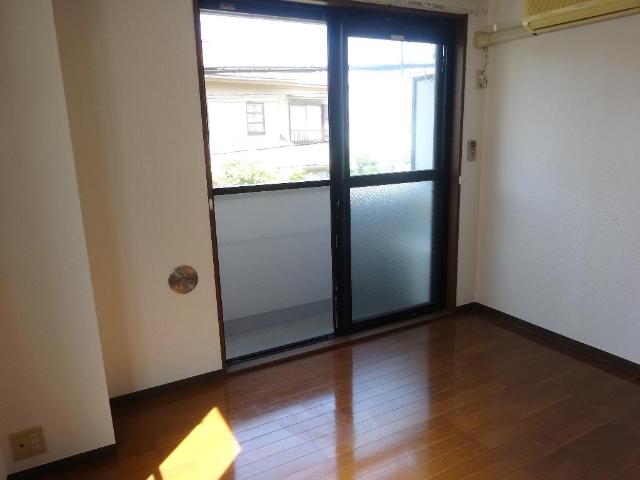 エスポワール 洋室６帖