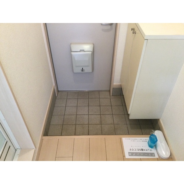 エクセレント三ツ沢B棟106号室 玄関