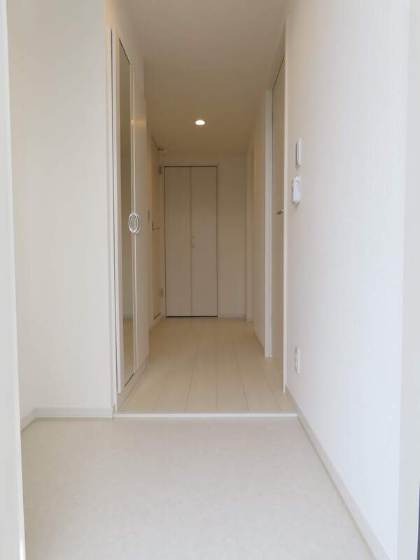 リブリ・June KALUNASIA3階 玄関