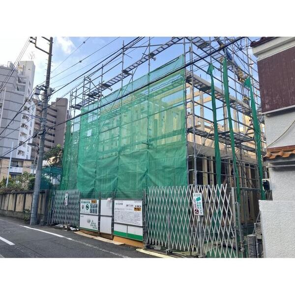 エンブレムコート 外観