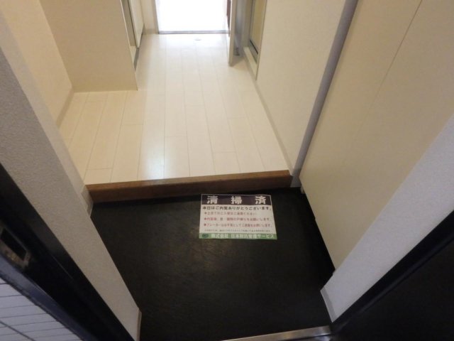 鶴見三和プラザ 玄関