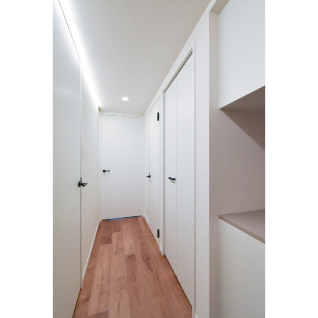 オーパスホームズ白山0902号室 玄関