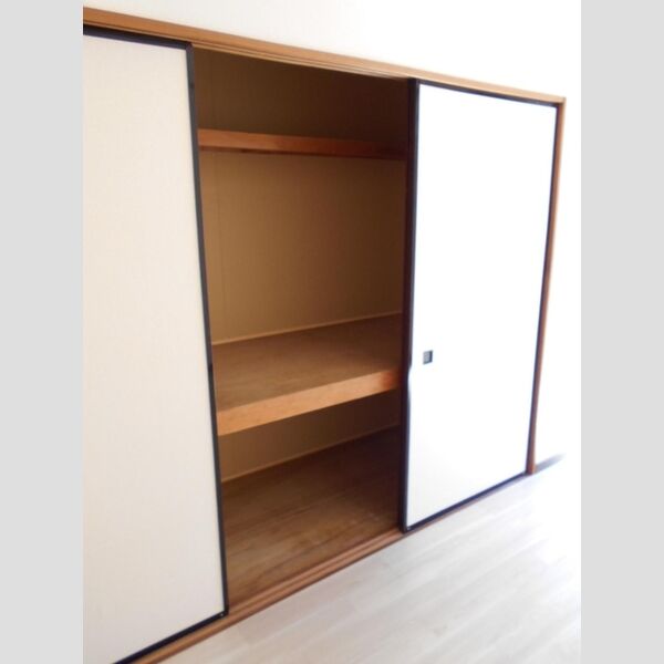 メゾンアルファ103号室 押入れです!