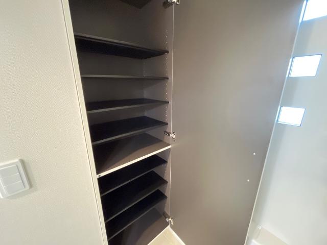 ベッシア・ノーブル102号室 下駄箱