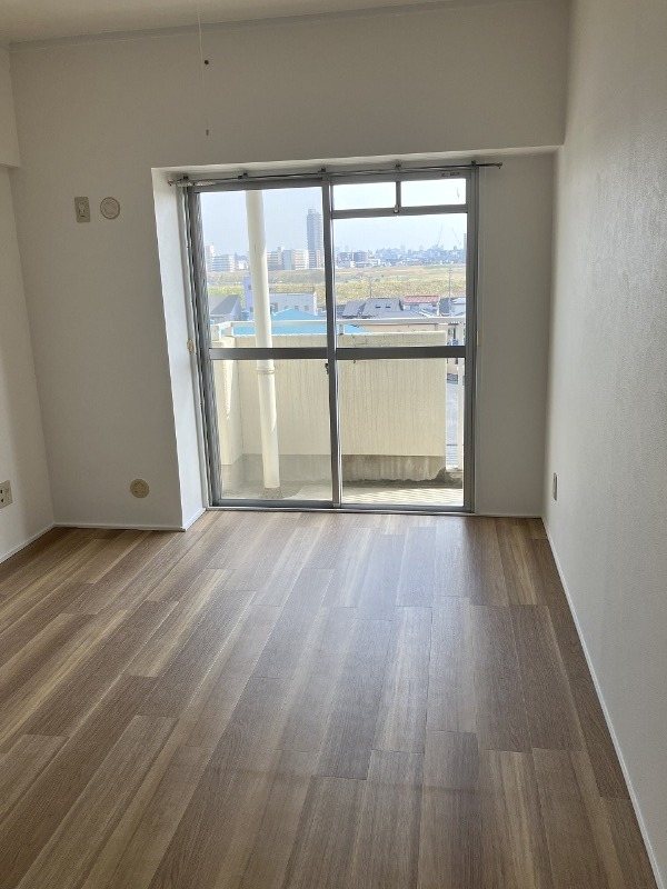 リバーサイドＭＡＫＩＢＡ1階 ※別区画の写真です