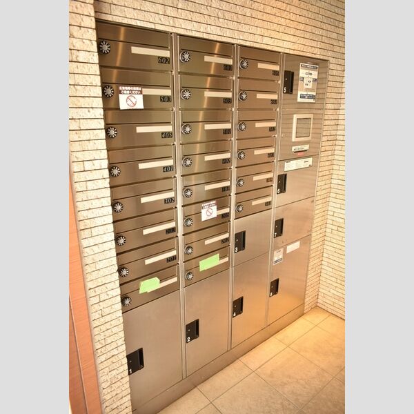 グランヴレーユ 郵便・宅配ボックス