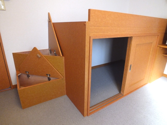 レオパレス若葉202号室 ベッド下収納